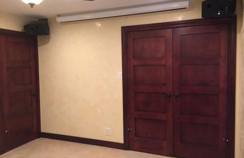 Relax, Entertain, & Indulge In Our Unique Pool House - Foto 5