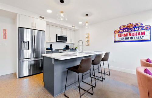 Theatre Retreat 2 Bedroom Loft - 1 Blk from Theatres - Foto 7