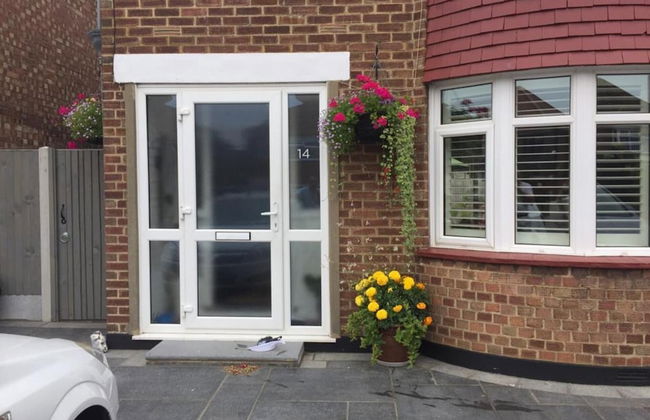 Beautiful 3-bed House in Ramsgate - Photo 1