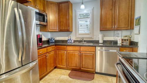 Pono Kai Resort #A101 - A Welcoming 2 Bdrm - 2 Bath, Private Beachfront Vacation Home - Foto 4, stove, dishwasher, toaster