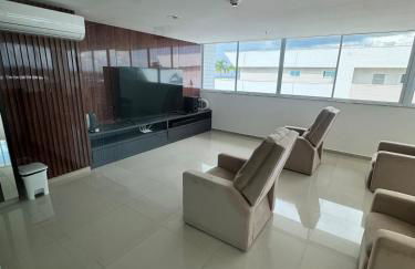 Ap próx ao Shopping com garagem, piscina e ar - Foto 48