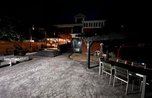 Designer Apartment in a Historic 1901 Downtown Area Mansion - Foto 15