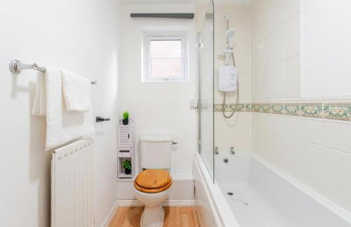 Modern Three Bedroom House Free parking wifi - Foto 8