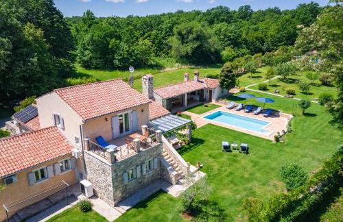 Villa Lipa for 8 persons near Pula with 41 m2 heated pool, beautiful garden, sauna & kids playground - Foto 50