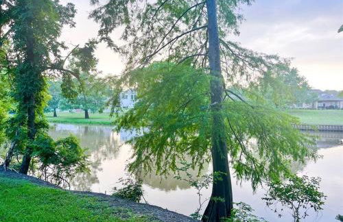 Unwind & Relax at Azalea Cottage on Bayou - Foto 19