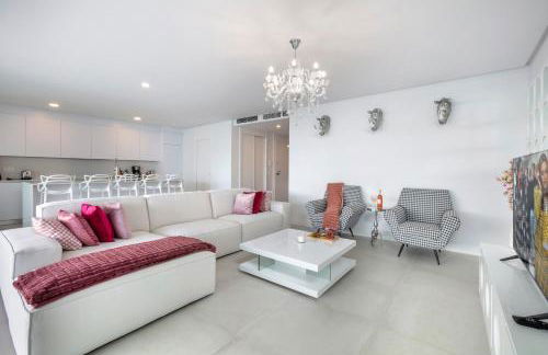 The White House Marbella - Photo 41