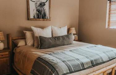 Stunning LAKE VIEW Game Room Spa Walk To Village - Photo 28