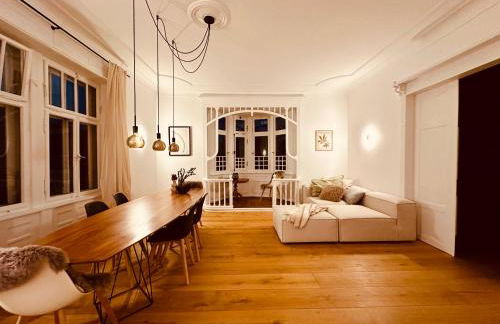 luxuriöse Altbau Wohnung in Denkmal-Villa - Foto 5