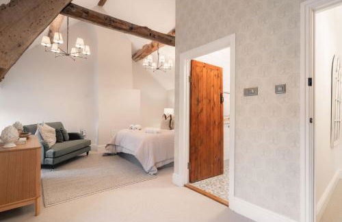 The Farmhouse - Photo 14