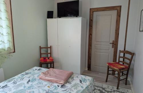 Maison cosy à Sully-sur-Loire, 5 chambres, terrasse, parking, draps et chauffage inclus - FR-1-590-220 - Photo 21