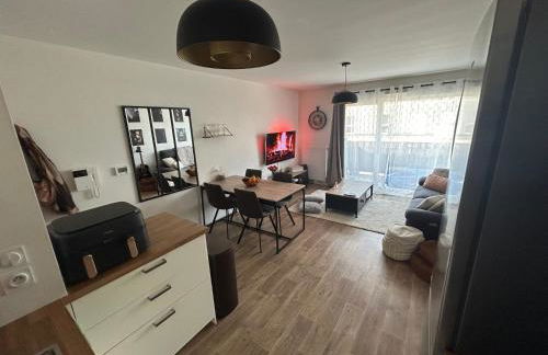 Superbe nid douillet 42m avec balcon et parking - Foto 9