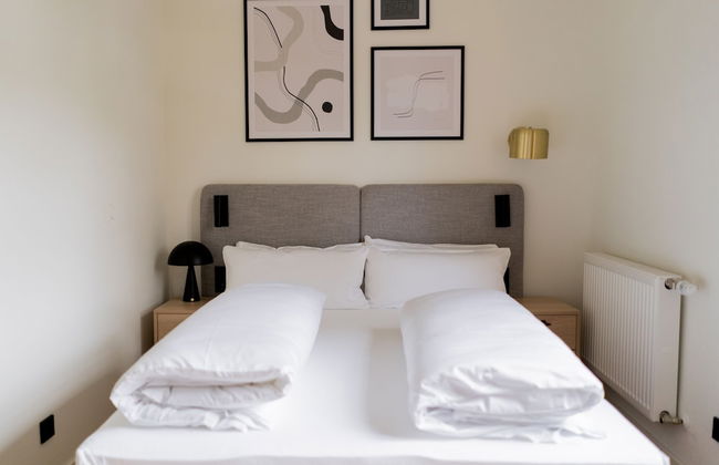 Bob W Peterhof - Photo 4