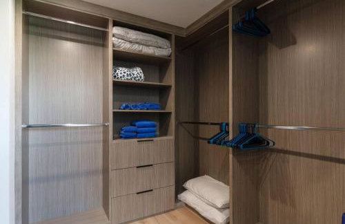 Posh Luxury Modern Home with Pool Spa and Rooftop Deck - Foto 17