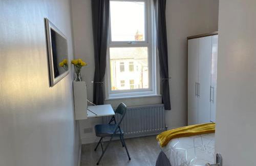 Coastal Retreat-NEW DAY PROPERTIES-next to beach - Foto 14