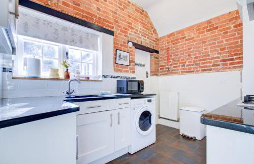 Sweet Briar - Photo 13