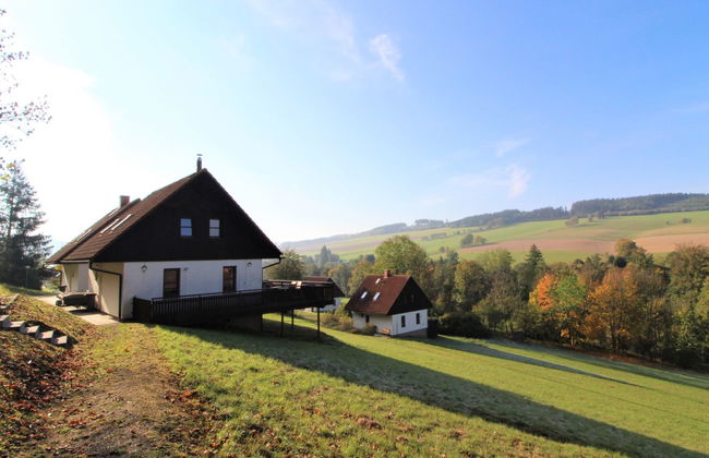 3 bedroom House in Stárkov with swimming pool and garden - Photo 1