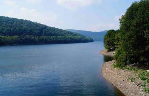 Breathtaking views. Hot tub. Huge Deck. Fast Wifi - Foto 8