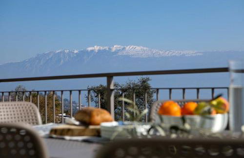 Casa con ampio terrazzo, vista lago e giardino - Foto 10