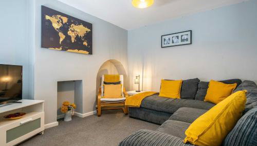 4 Bed Family & Contractor House with Games Room! - Foto 1