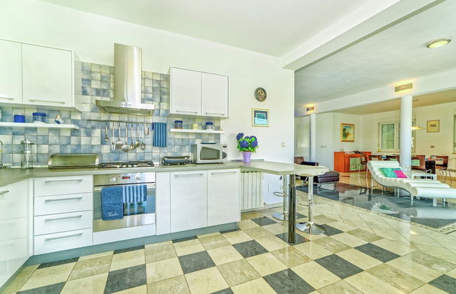 Spacious Detached Villa with Pool near Pula with sea View - Foto 7