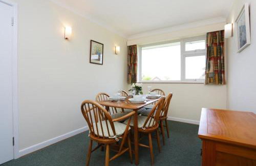 CHURCH ROAD by BOURNECOAST - A Spacious Bungalow in the Popular Hengistbury Head Area Near the Sandy Beaches - HB5830 - Foto 12
