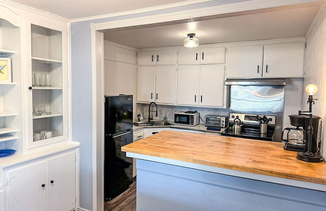 2BR Cozy Winter Respite Haven in Midwest City - Photo 15