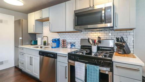 HOLLY SECOND FLOOR 2 King Beds - Photo 3