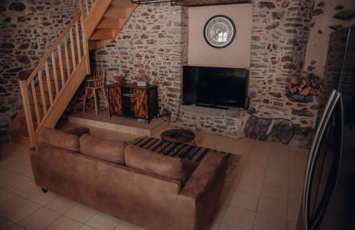 maison quartier médiéval au pied du château FOUGERES - Foto 7