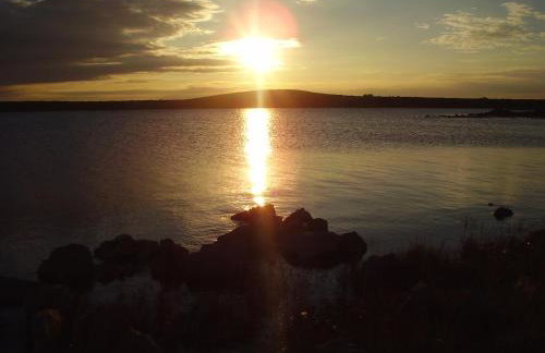 Water view brand new Apartment, short stroll to beach, peaceful! - Foto 16