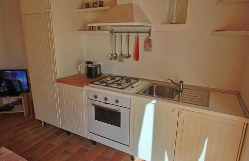 Cottage in Montelabbate with Pool & Forest - Foto 4