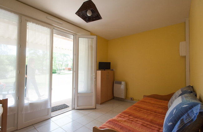 Cosy Cottage in Sauze-vaussais With Shared Pool - Foto 15