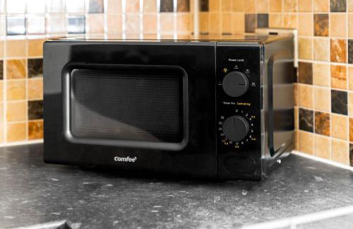 Stylish 3 Bedroom House - Garden - Pool Table - Parking 165M - Foto 32