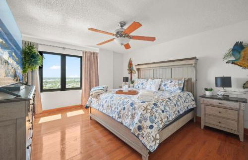 Oceanfront Penthouse #11B by Distinctive Beach Rentals - Foto 37