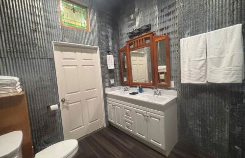 1st Fl 2BR Downtown + 2 Pkg - Foto 23