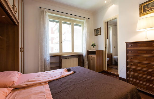 Rental In Rome Ponte Milvio Apartment - Photo 6