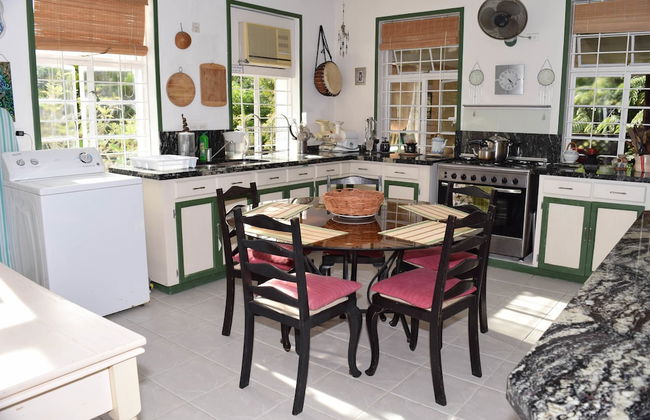 Barbados Chi Guest House - Photo 33