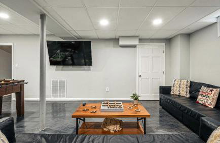 Laker's Pointe by Avantstay Lakefront Private Peninsula Hot Tub, Game Room - Foto 46