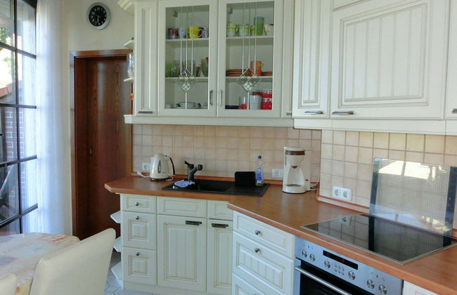 Group Hideaway With Pool - Photo 4