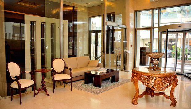 Coin salon dans le hall