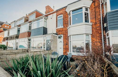 Sunny Seaside Paradise - Sleeps 5 - Photo 40