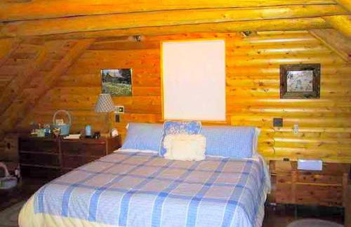 Spacious and Rustic Cabin Rental in the Woods near Catoctin Mountain Park, Maryland - Foto 4