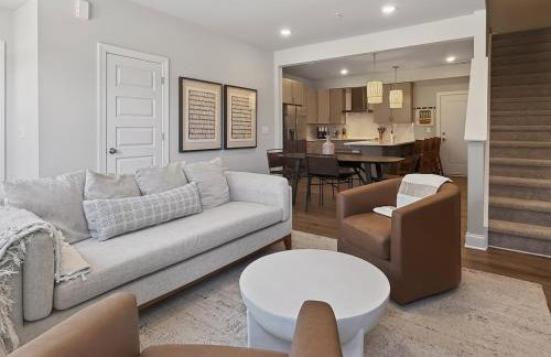 Luxe King Bed, Balcony, Garage in Downtown Raleigh - Foto 1