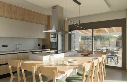 CaMa Villa, Pool, Landmark Views & Iconic Design, By ThinkVilla - Foto 57