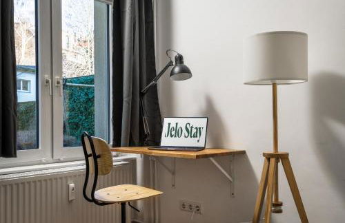 Sonnig & Helle Wohnung Alexanderplatz in 15min zu erreichen, Herthastraße sehr schön und groß für Gruppen geeignet - Photo 12