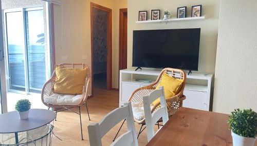 Precioso apartamento frente al mar, parking y club deportivo - Foto 3