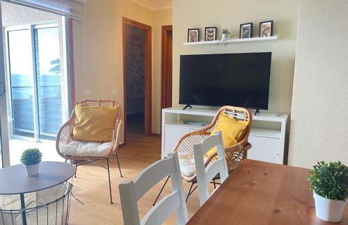 Precioso apartamento frente al mar, parking y club deportivo - Foto 3