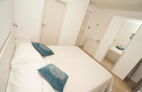 Villa Riviera blue with seaview, pool, whirlpool, parking and boat excursions - Foto 27