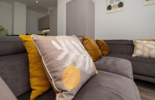 Brand New 2 bedroom apartment Centre of Solihull - Photo 16