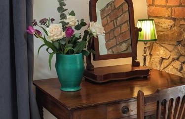 Little Underhill - Photo 27