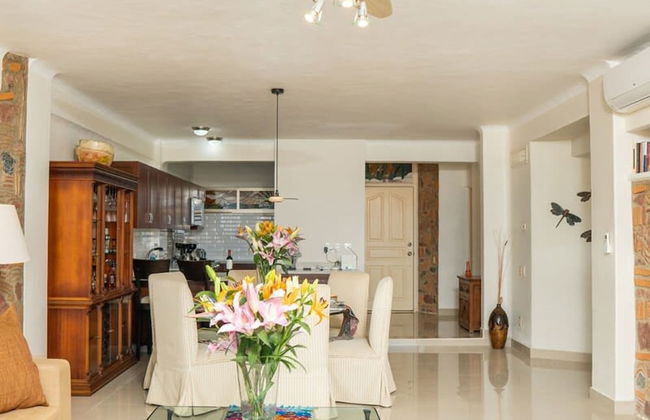 Ocean Front Condo With Pool Sleeps 6 Adults - Foto 9